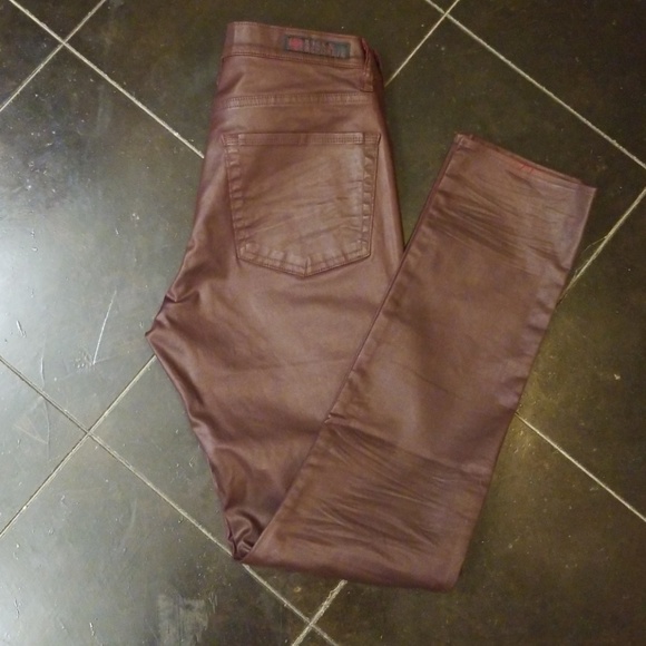 Rock & Republic Oxblood Jeans - Picture 2 of 5